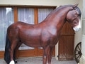 cheval en résine classique 016