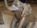 elephanteau assis en résine classique 007
