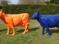 vache en résine L6 monochrome design 011